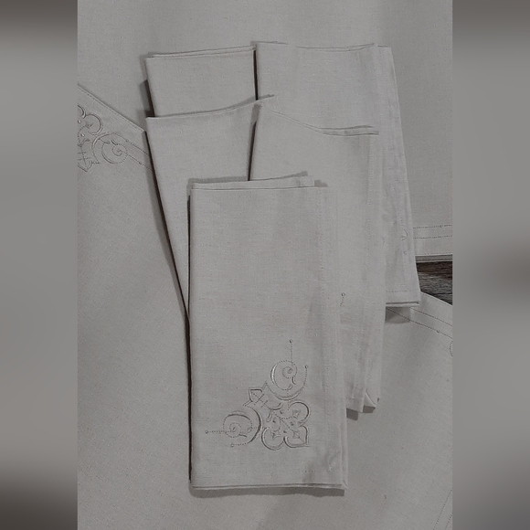 NEW FIELDCREST Luxury Washable Set of 5 Placemats & Napkins Beige Embroidered - Picture 2 of 6